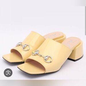 Gucci Yellow Patent Leather Lexi Slide Sandals